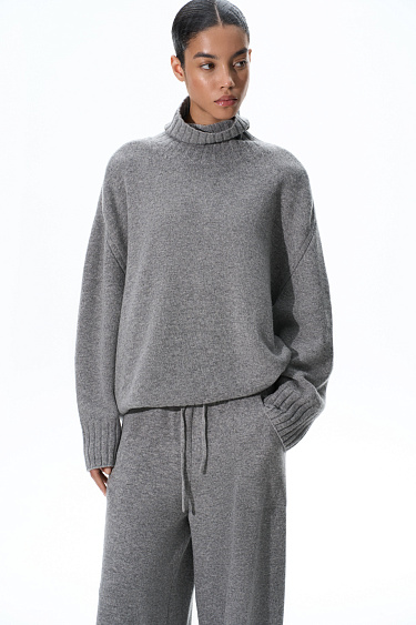 Jumper made of cashmere and wool with a high neck - BRUSNIKA Women Clothes