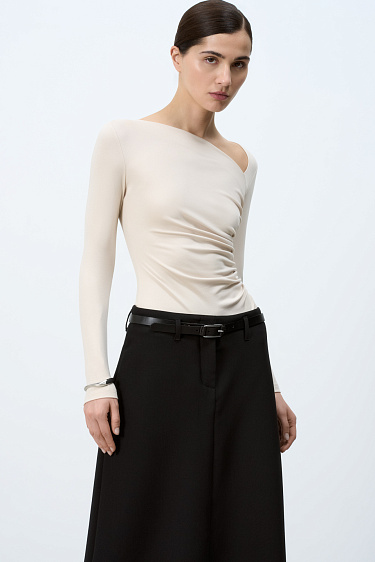 Longsleeve with an asymmetrical neckline - BRUSNIKA Women Clothes