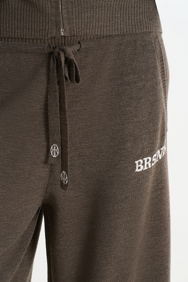 Jogger trousers made of wool - BRUSNIKA Women Clothes