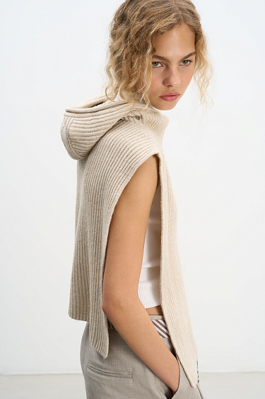 Knitted bib with hood - BRUSNIKA Women Clothes