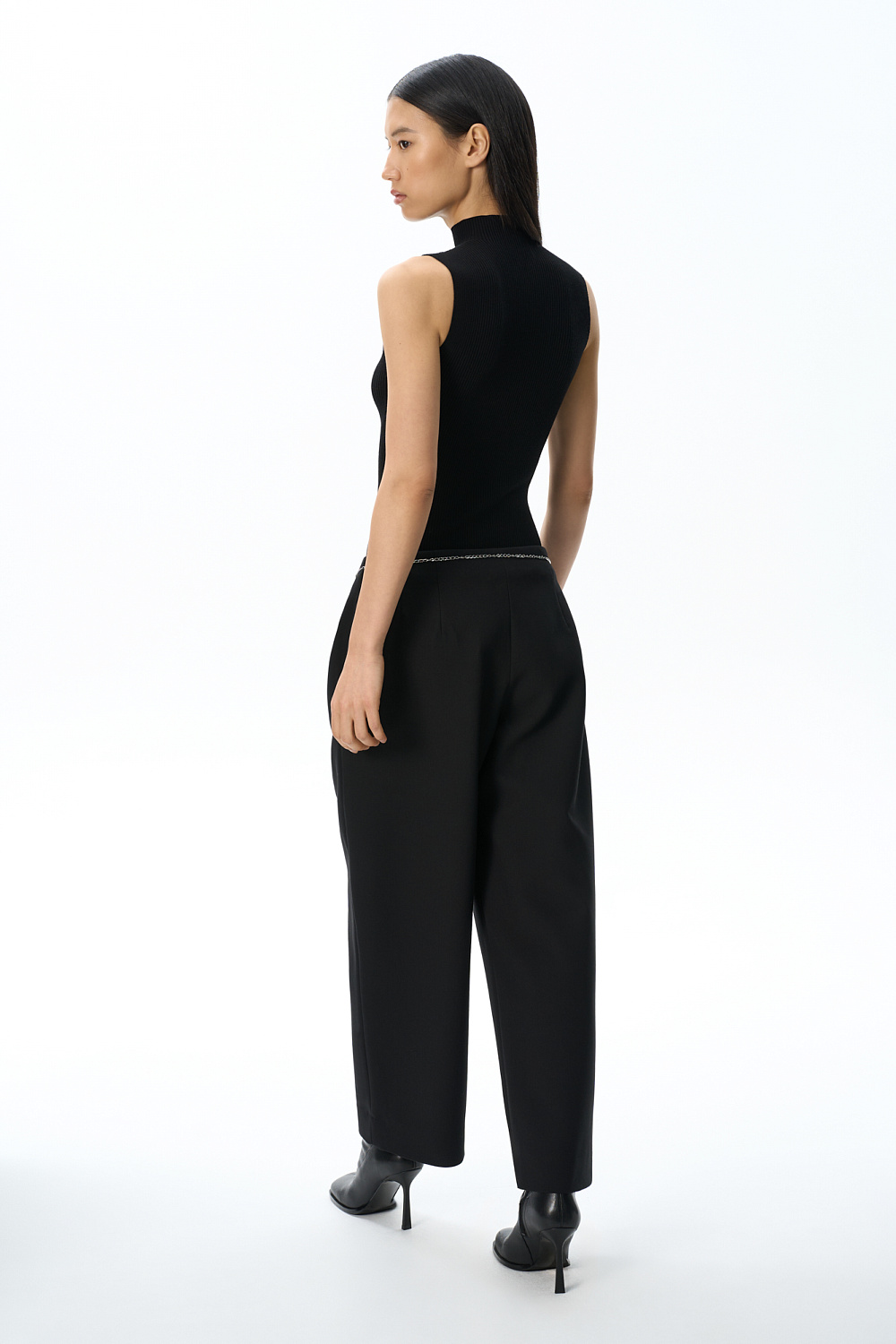 Trousers with symmetrical pleats - BRUSNIKA. Women clothes