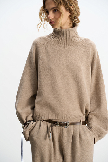 Jumper with a heart on the back - BRUSNIKA Women Clothes